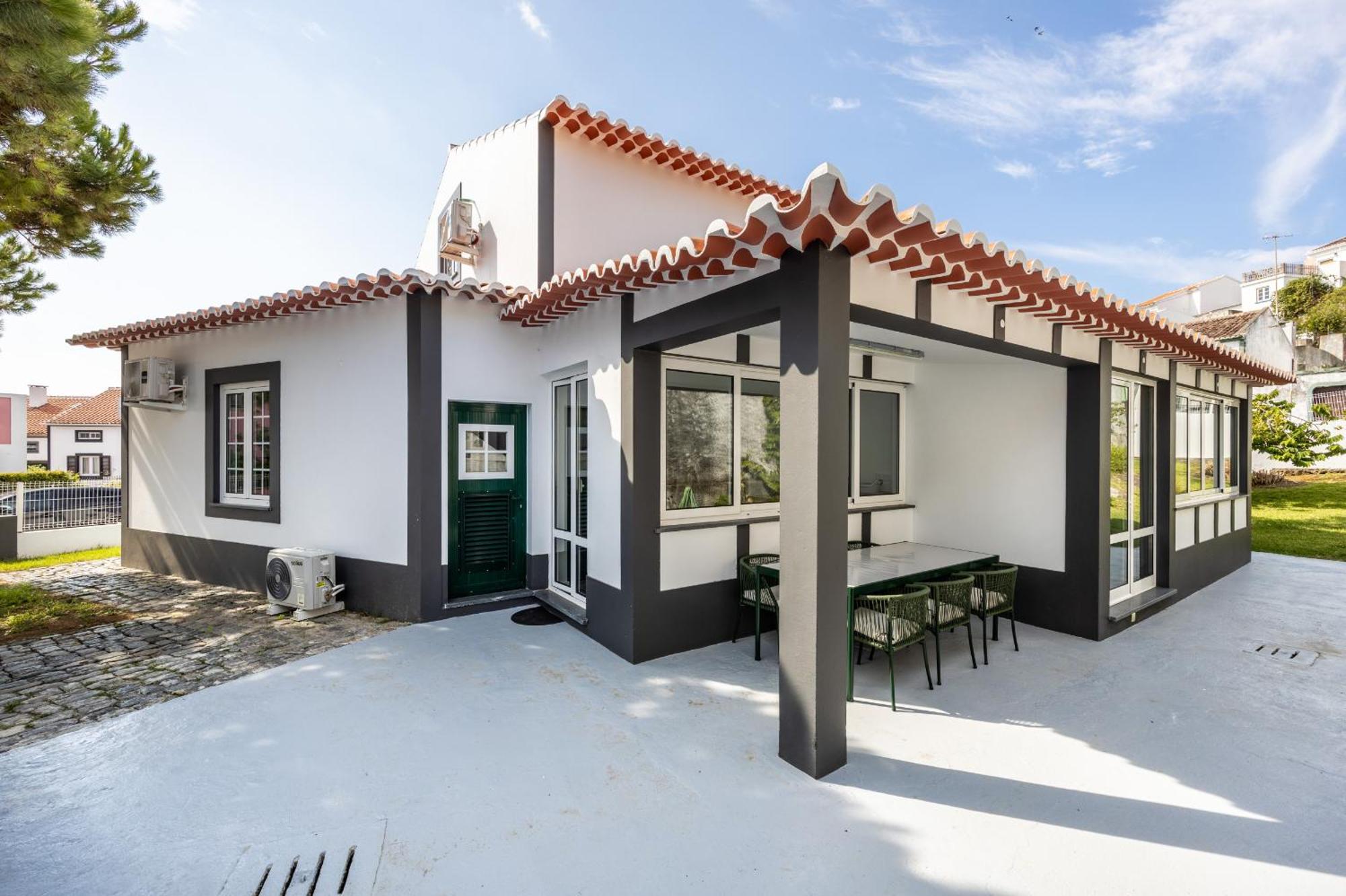 Angra Charming Suites By Seewest Angra do Heroísmo Extérieur photo