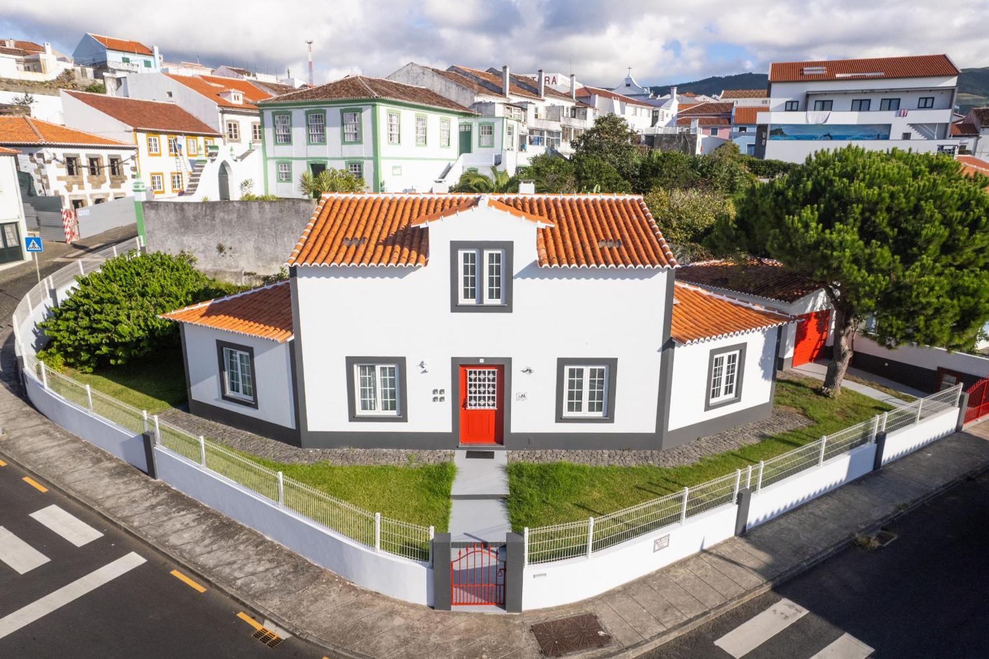 Angra Charming Suites By Seewest Angra do Heroísmo Extérieur photo