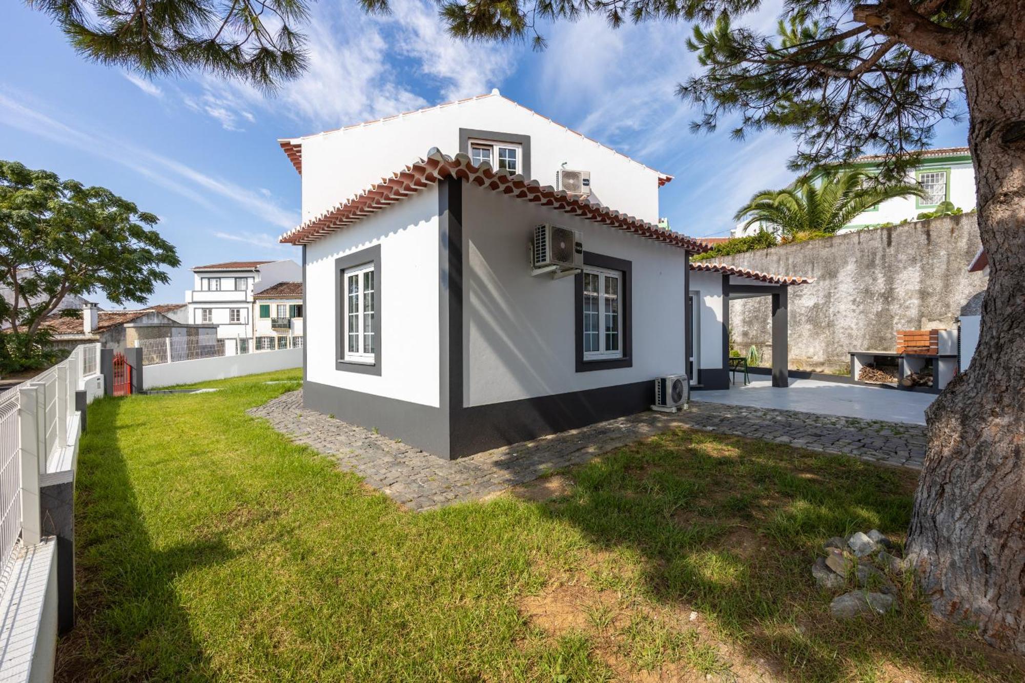 Angra Charming Suites By Seewest Angra do Heroísmo Extérieur photo