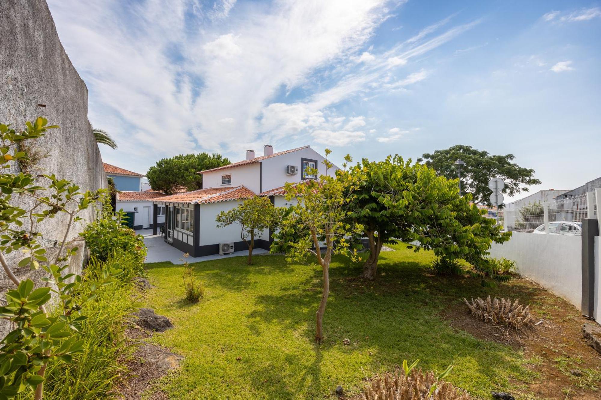 Angra Charming Suites By Seewest Angra do Heroísmo Extérieur photo